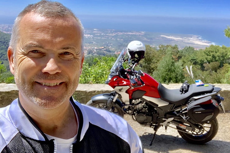 Full review of the 2020 BMW F900XR – can this new parallel twin compete with the Yamaha Tracer 900 or Triumph Tiger 900. Price vs performance…
