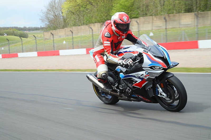 2021 BMW M1000RR Review Price Spec_030