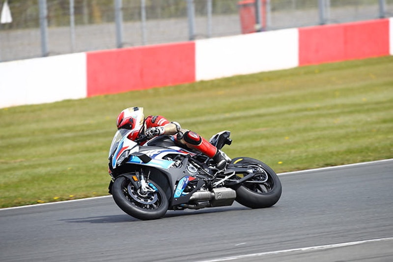 2021 BMW M1000RR Review Price Spec_108