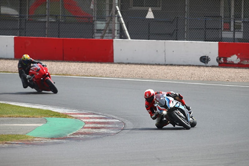 2021 BMW M1000RR Review Price Spec_112