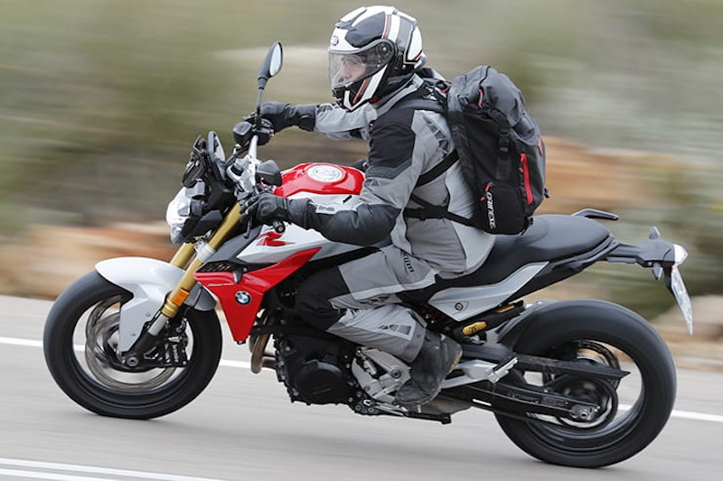 Full review of the new 2020 BMW F900R, the naked roadster that the Germans hope will win over buyers of Yamaha’s hugely successful MT-09…