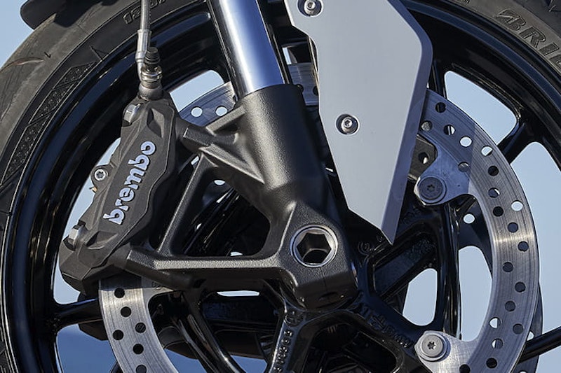 Full review of the new 2020 BMW F900R, the naked roadster that the Germans hope will win over buyers of Yamaha’s hugely successful MT-09…