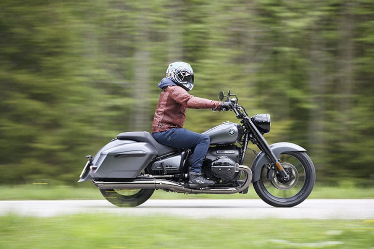 2023 BMW R 18 Roctane Motorcycle Review Details Price Spec_44