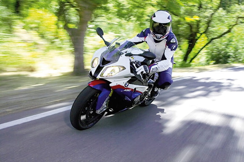 BMW S1000RR (10-11)_BikeSocial
