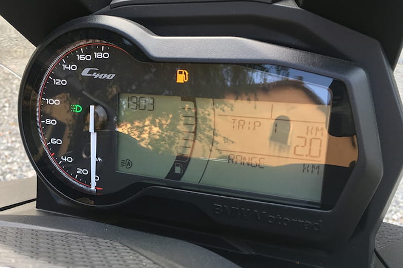 2018 BMW C400X road test review