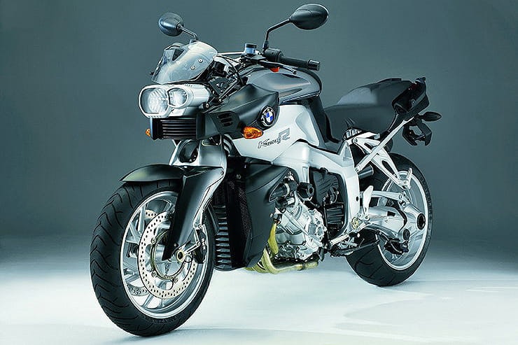 If you’re hunting for a BMW K1200R (2005-2008) then make sure to take a look at our buying guide for a bit of handy advice first