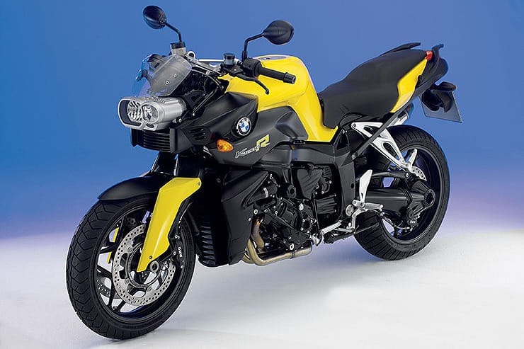 If you’re hunting for a BMW K1200R (2005-2008) then make sure to take a look at our buying guide for a bit of handy advice first