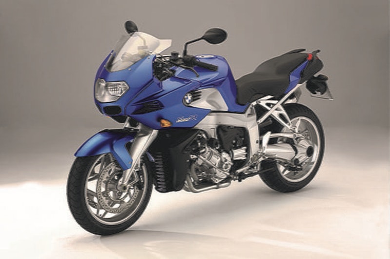 If you’re hunting for a BMW K1200R (2005-2008) then make sure to take a look at our buying guide for a bit of handy advice first