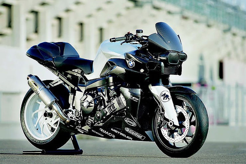 If you’re hunting for a BMW K1200R (2005-2008) then make sure to take a look at our buying guide for a bit of handy advice first