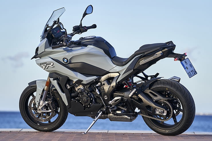 The new BMW S1000XR promises to be even more versatile than the 2015-2019 model. Should current owners trade up? Full Bennetts BikeSocial review…