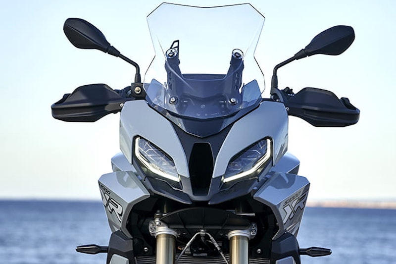 The new BMW S1000XR promises to be even more versatile than the 2015-2019 model. Should current owners trade up? Full Bennetts BikeSocial review…