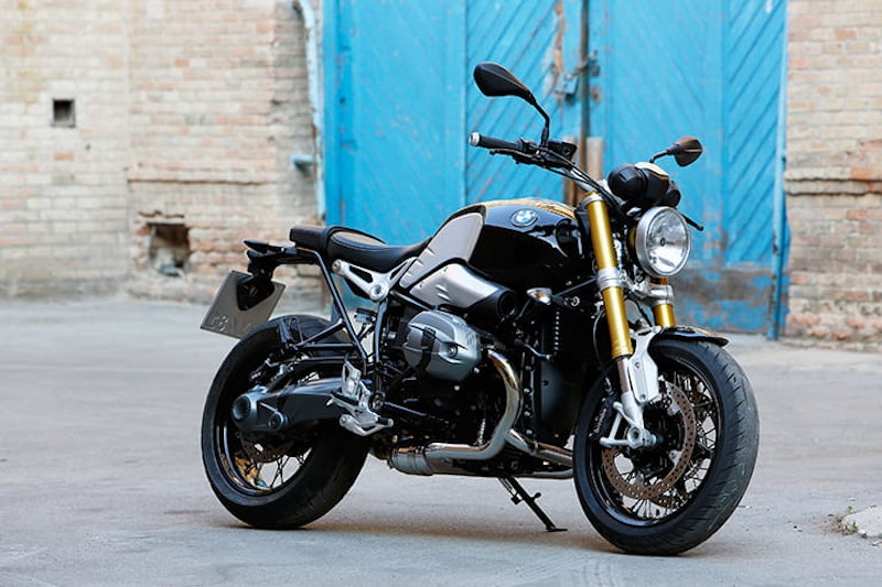 Everything you need to know if you are the market for BMW’s air-cooled boxer retro bike.