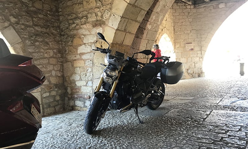 BMW R1200R low seat version review