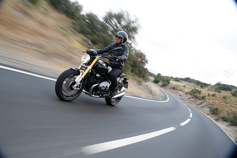 Everything you need to know if you are the market for BMW’s air-cooled boxer retro bike.