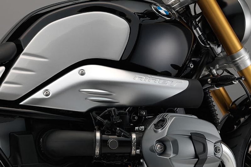 Everything you need to know if you are the market for BMW’s air-cooled boxer retro bike.