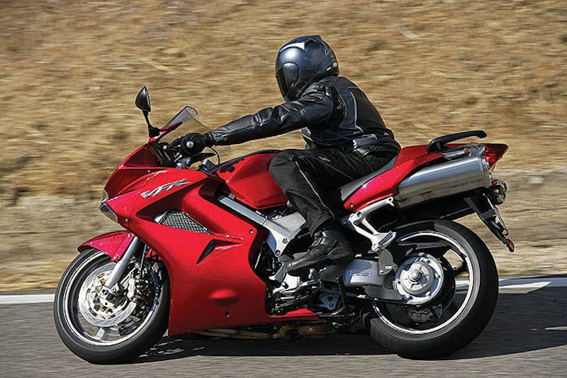 Honda VFR800 VTEC 2002 Review Used Price Spec_02