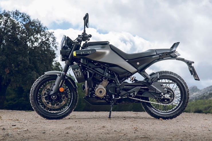 2024 Husqvarna Svartpilen Vitpilen 401 Review Details Price Spec_276