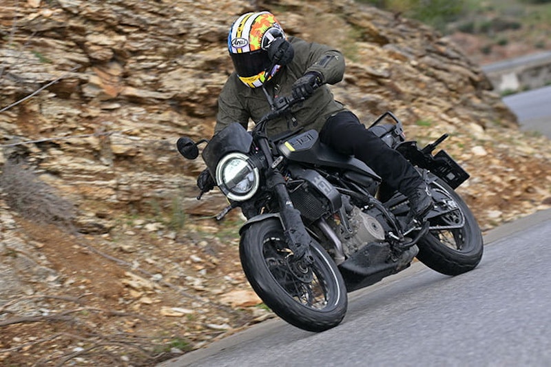 2024 Husqvarna Svartpilen Vitpilen 401 Review Details Price Spec_282