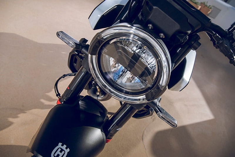 2024 Husqvarna Svartpilen Vitpilen 401 Review Details Price Spec_330
