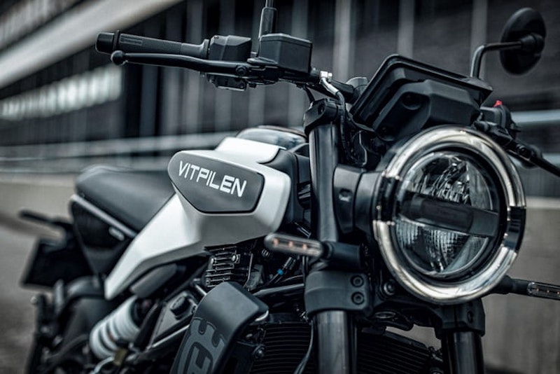 2024 Husqvarna Vitpilen Svartpilen 125 Review Details Price Spec_04