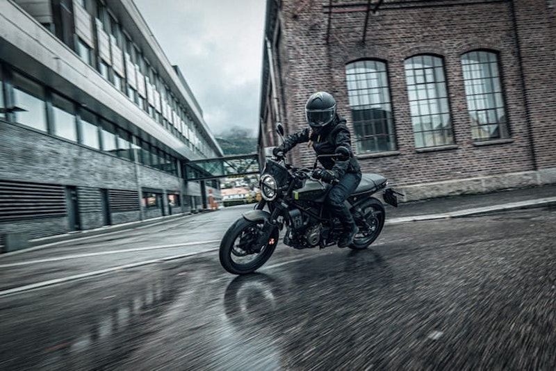 2024 Husqvarna Vitpilen Svartpilen 125 Review Details Price Spec_10
