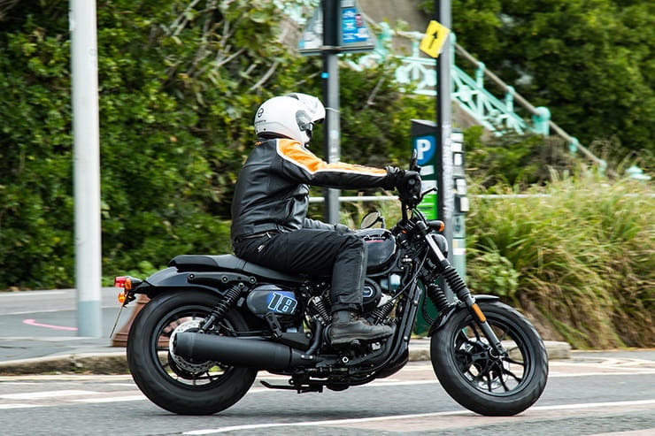 Hyosung Aquila 125 tested – V-twin 125 cruiser, looks the part
