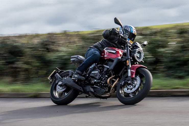 2022 Moto Morini  Seiemmezzo Review Price Spec_43