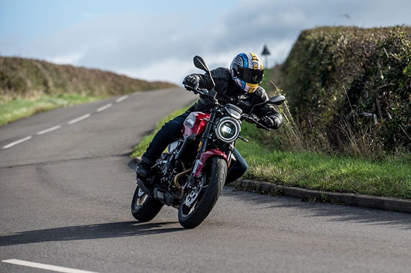 2022 Moto Morini  Seiemmezzo Review Price Spec_40