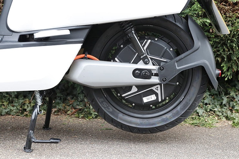 Niu NQi GTS review honest electric scooter_09