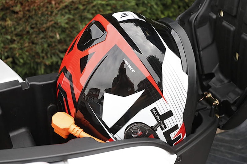 Niu NQi GTS review honest electric scooter_22