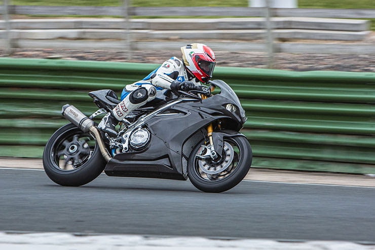 2022 Norton V4SV Review Price Spec_08