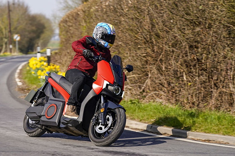 2022 Seat MO Electric Scooter Review Price Spec_04