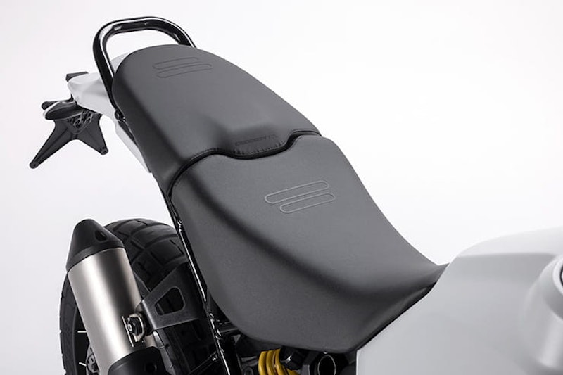 2022 Ducati DesertX Review Price Spec (27)