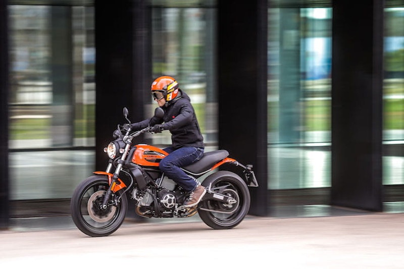 Ducati Scrambler Sixty2 Review Used Guide_05