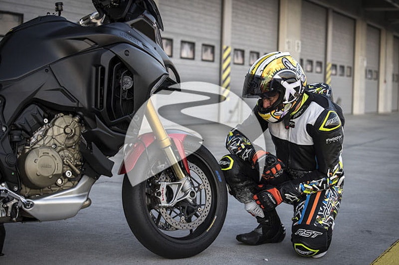 Ducati Multistrada V4 Pikes Peak Review Price Spec_12 v2