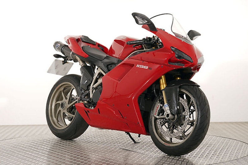 Ducati 1198 S Review Used Price Spec_20