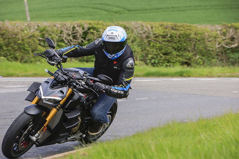 2023-ducati-streetfighter-v4-s-sp2-review-price-spec_325