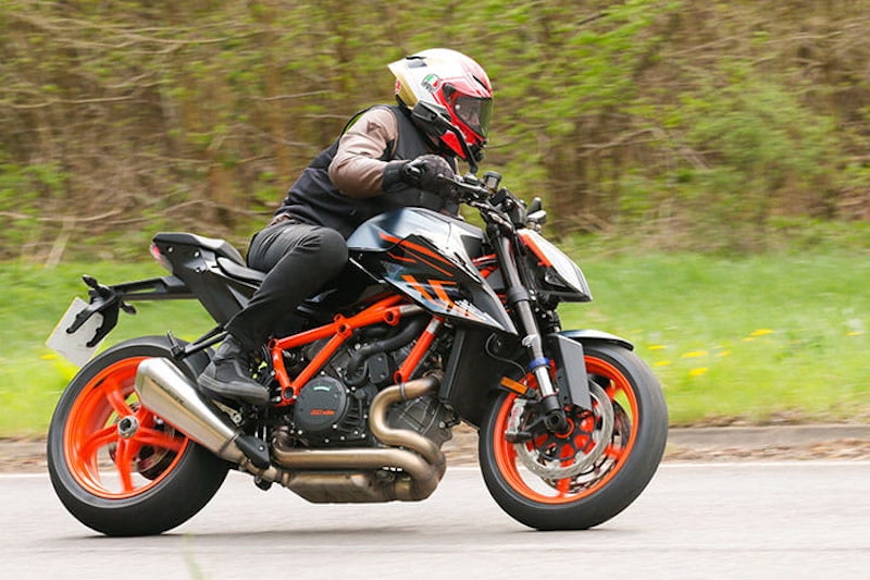 2023 Ducati Streetfighter V4 S SP2 Review Price Spec_83