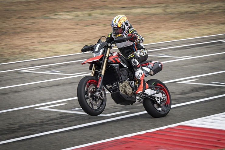 2024 Ducati Hypermotard 698 Mono Review Details Price Spec_303