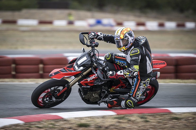 2024 Ducati Hypermotard 698 Mono Review Details Price Spec_325