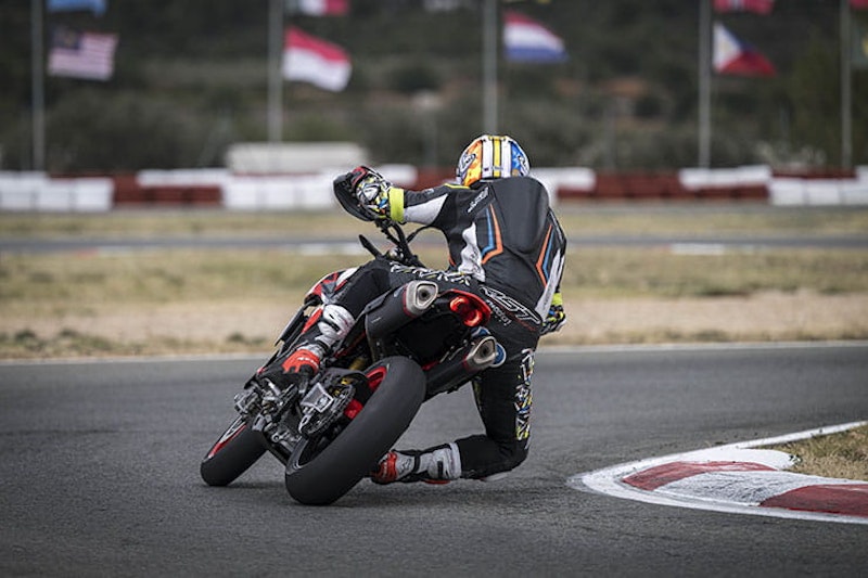 2024 Ducati Hypermotard 698 Mono Review Details Price Spec_326