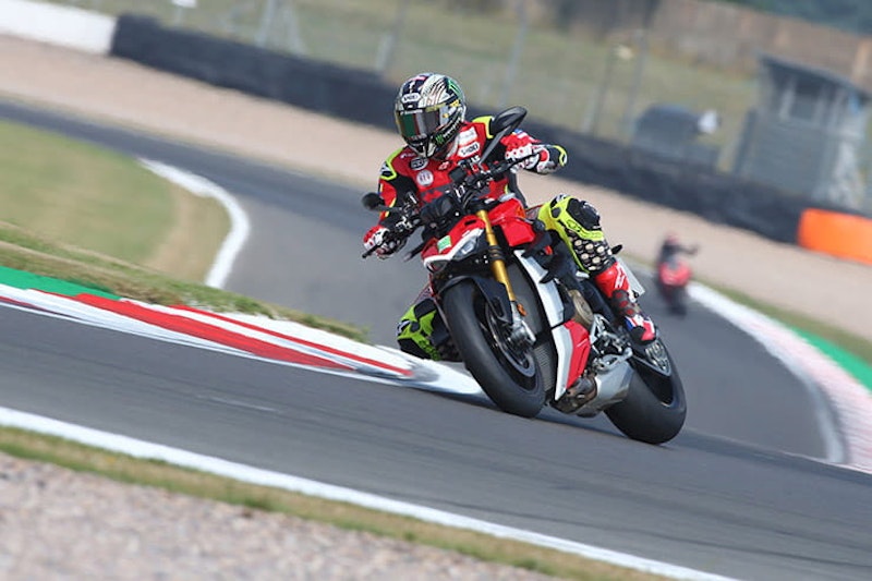 Ducati Streetfighter V4S Review Long Term Price Spec (2)
