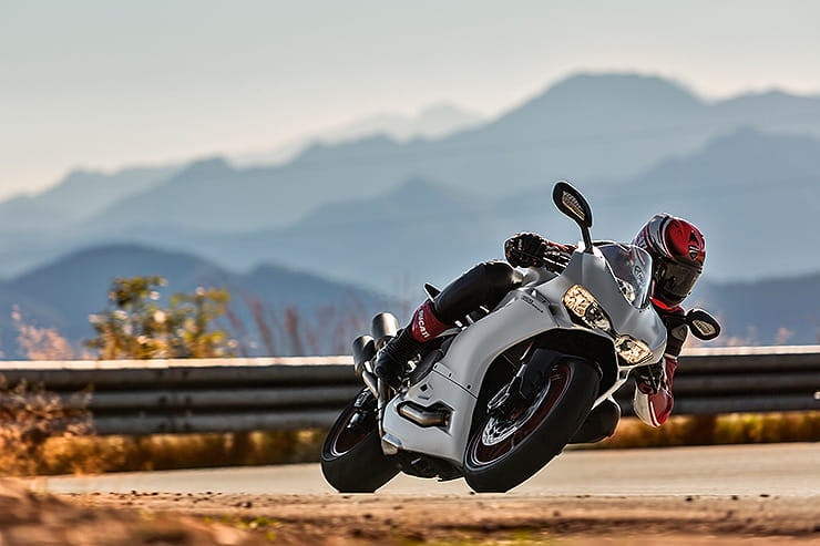 Ducati Panigale 959 2016 Review Used Price Spec_01