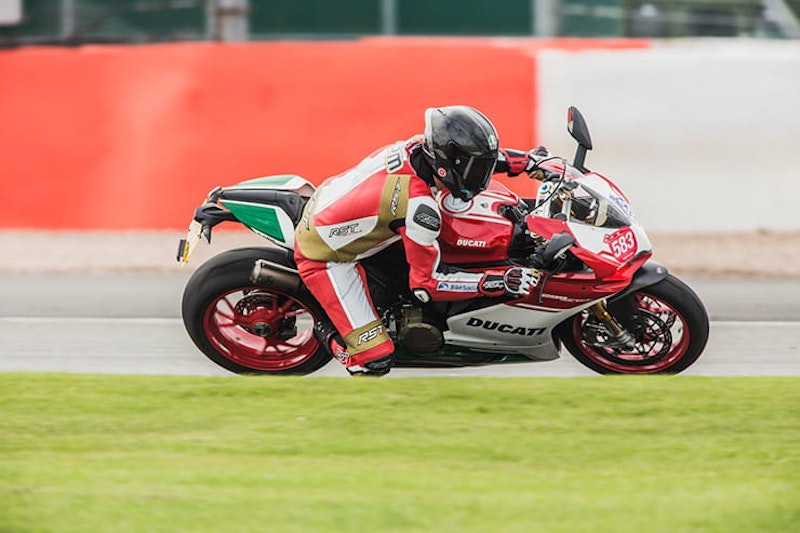 2017 Ducati 1299 R FE BikeSocial Review