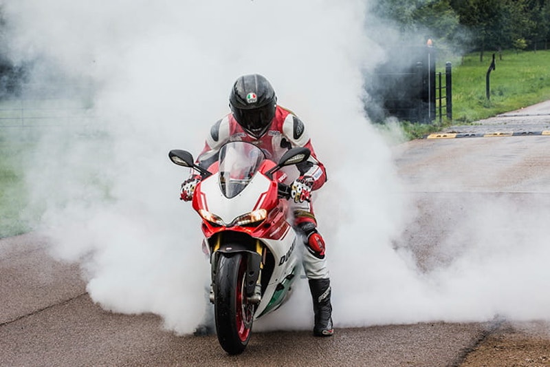 2017 Ducati 1299 R FE BikeSocial Review