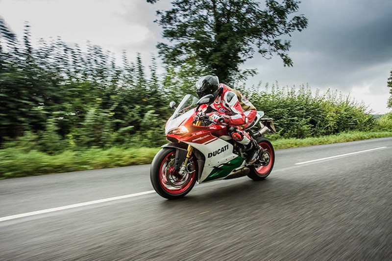2017 Ducati 1299 R FE BikeSocial Review