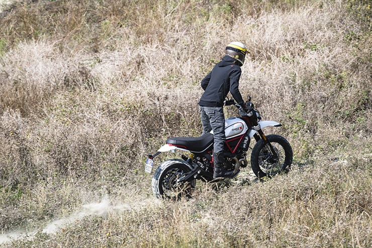 Ducati Scrambler Desert Sled 2017 Review Used Price Spec_03