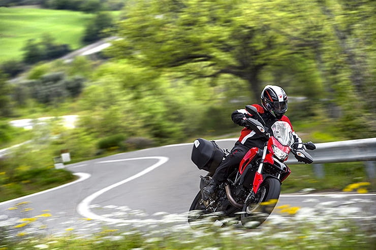 Ducati Hyperstrada 2013 Review Used Price Spec_01