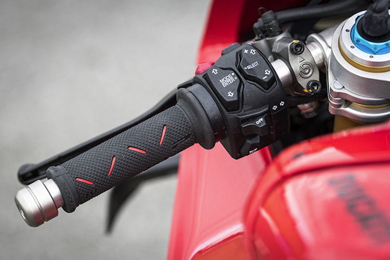 Ducati Panigale V4S 2022 Review Price Spec_099