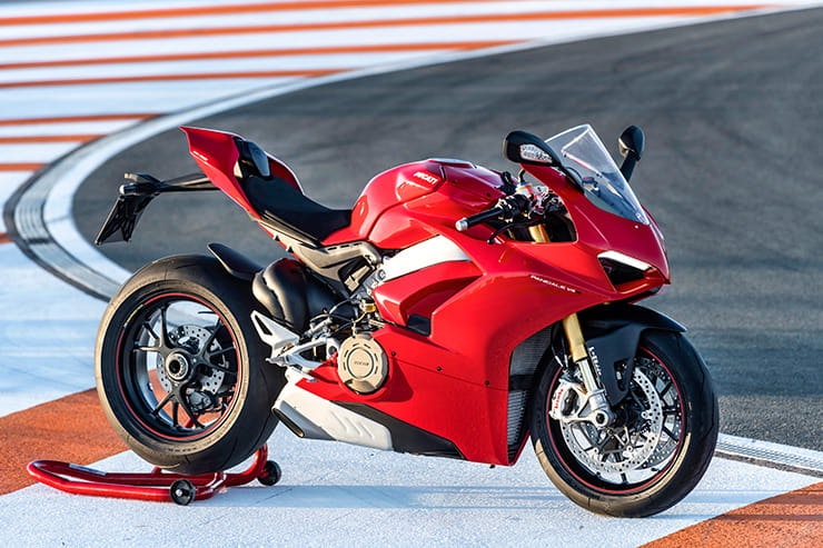 Ducati_Panigale_V4S_BikeSocial_Review